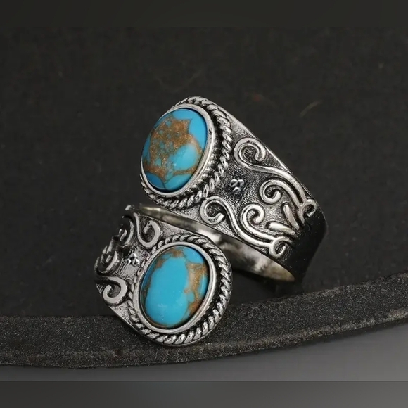Womens Western Silver Turquoise Ring NWT - Picture 2 of 5